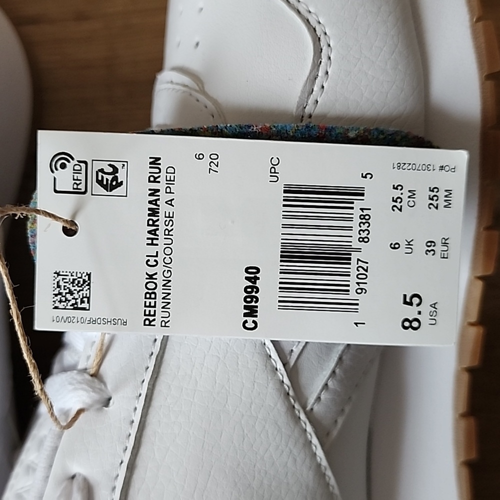 Reebok Classic Harman Run, Women's 8.5, White/Gum, Retro Sneaker, NWT - Picture 6 of 6